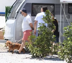 Mehmet Özgür'den ailesiyle karavan tatili Mehmet ozgurden ailesiyle karavan tatili1 habermeydan