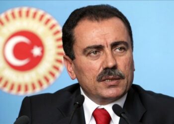 Muhsin Yazıcıoğlu Soruşturmasında Yeni Operasyon! 10 İlde Eş Zamanlı Baskın, 25 Gözaltı Muhsin Yazıcıoğlu Soruşturmasında Yeni Operasyon! 10 İlde Eş Zamanlı Baskın, 25 Gözaltı