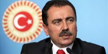 Muhsin Yazıcıoğlu Soruşturmasında Yeni Operasyon! 10 İlde Eş Zamanlı Baskın, 25 Gözaltı Muhsin Yazıcıoğlu Soruşturmasında Yeni Operasyon! 10 İlde Eş Zamanlı Baskın, 25 Gözaltı