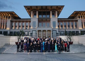 Ankara’daki NATO Zirvesi’nde Liderlerden Tarihi Kare Ankara’daki NATO Zirvesi’nde Liderlerden Tarihi Kare