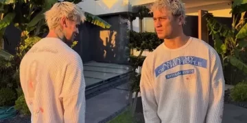 Rapçi Çakal yeni ilişkisiyle dikkat çekti Rapçi Çakal yeni ilişkisiyle dikkat çekti