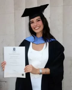 Yasemin Yazici aldigi odul olay oldu1 habermeydan
