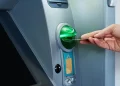 ATM'lerin ardından şimdi de şubelerini kapatıyor: Dev bankadan yeni karar ATM’lerin ardından şimdi de şubelerini kapatıyor: Dev bankadan yeni karar