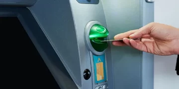 ATM'lerin ardından şimdi de şubelerini kapatıyor: Dev bankadan yeni karar ATM’lerin ardından şimdi de şubelerini kapatıyor: Dev bankadan yeni karar