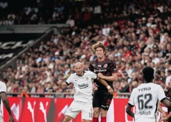 Beşiktaş, Danimarka'da 2 golle turladı! Beşiktaş, Danimarka’da 2 golle turladı!