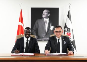 Beşiktaş, Kassoum Ouattara'yı Resmen Kadrosuna Kattı! Beşiktaş, Kassoum Ouattara’yı Resmen Kadrosuna Kattı!