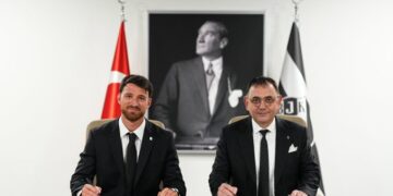 Beşiktaş, Salih Özcan'ı renklerine kattı! Beşiktaş, Salih Özcan’ı renklerine kattı!