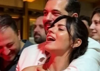 Çağatay Ulusoy ve Aslıhan Malbora'nın düğünde aşk dolu anları! Çağatay Ulusoy ve Aslıhan Malbora’nın düğünde aşk dolu anları!