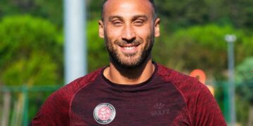 Cenk Tosun Fatih Karagümrük'te! Cenk Tosun Fatih Karagümrük’te!