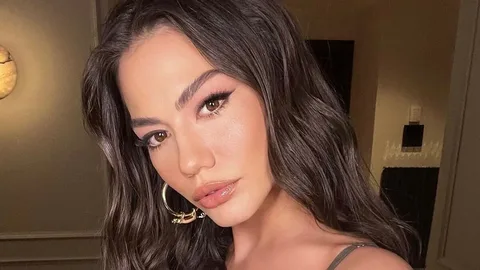 Demet Özdemir'den peş peşe tatil pozları! Beğeni yağmuru devam ediyor demet ozdemir pes pese tatil pozlar habermeydan