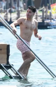 Emir Can İğrek yaz tatiline çıktı emir can igrek yaz tatiline cikti1 habermeydan