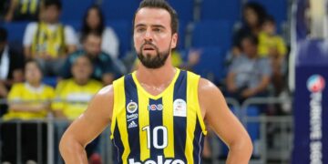Fenerbahçe, Melih Mahmutoğlu ile uzattı! Fenerbahçe, Melih Mahmutoğlu ile uzattı!