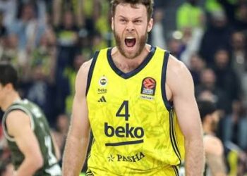 Fenerbahçe, Nicolo Melli ile 2 yıl uzattı! Fenerbahçe, Nicolo Melli ile 2 yıl uzattı!