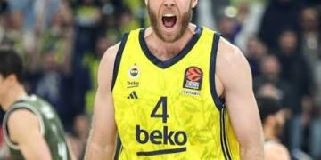 Fenerbahçe, Nicolo Melli ile 2 yıl uzattı! Fenerbahçe, Nicolo Melli ile 2 yıl uzattı!