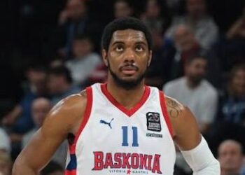 Fenerbahçe, Trent Forrest'i kadrosuna kattı! Fenerbahçe, Trent Forrest’i kadrosuna kattı!