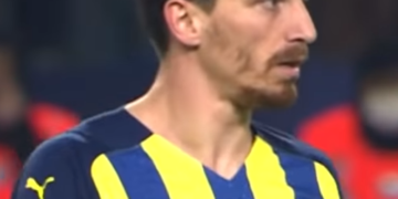 Fenerbahçe'den Mert Hakan Yandaş Kararı: Asgari Ücret Kazanacak Fenerbahçe’den Mert Hakan Yandaş Kararı: Asgari Ücret Kazanacak