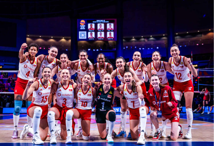 Filenin Sultanları, VNL'de Yarı Finale Yükseldi! filenin sultanlari vnlde yari finale yukseldi habermeydan e1784817801487