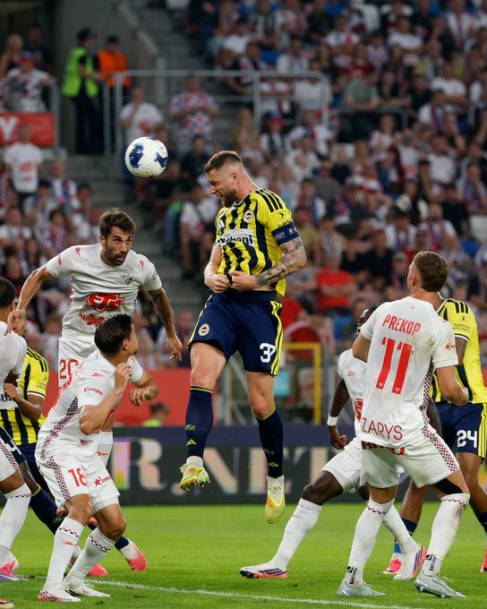 Fenerbahçe, Polonya'da 1-1'le turladı! gornik zabrze 1 1fenerbahce