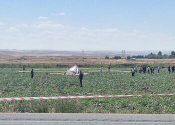 Ankara'da eğitim helikopteri düştü: 1 pilot hayatını kaybetti Ankara’da eğitim helikopteri düştü: 1 pilot hayatını kaybetti