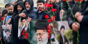 İran'da Hamaney'e son veda: Cenaze töreni başladı İran’da Hamaney’e son veda: Cenaze töreni başladı
