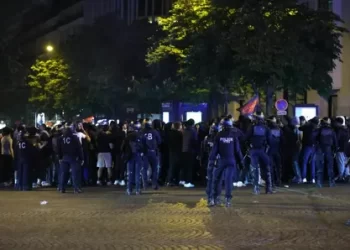 İspanya Yenilgisi Sonrası Fransa Sokakları Karıştı: 160'tan Fazla Gözaltı! İspanya Yenilgisi Sonrası Fransa Sokakları Karıştı: 160’tan Fazla Gözaltı!