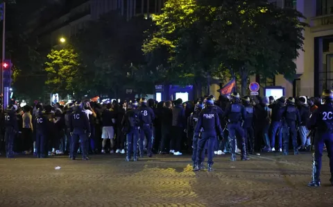 İspanya Yenilgisi Sonrası Fransa Sokakları Karıştı: 160'tan Fazla Gözaltı! ispanya yenilgisi sonrasi fransa sokaklari karisti 160tan fazla gozalti habermeydan