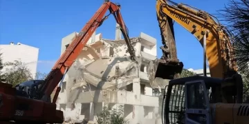 İstanbul'da dönüşümü süren konut ve iş yeri sayısı 276 bine ulaştı İstanbul’da dönüşümü süren konut ve iş yeri sayısı 276 bine ulaştı
