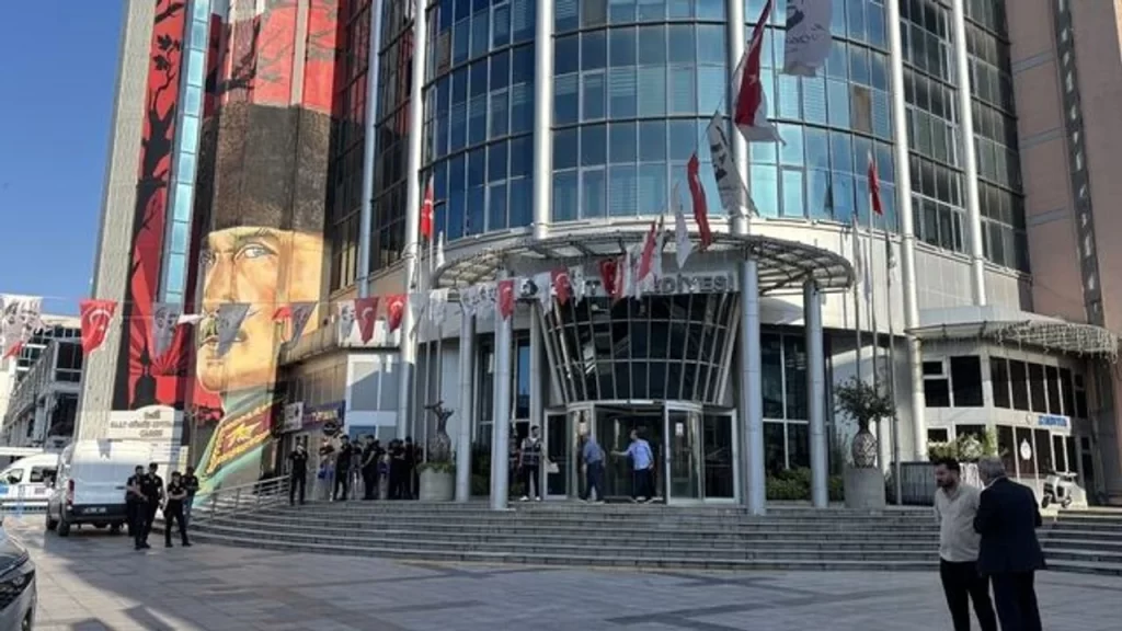 İzmit Belediyesine yolsuzluk operasyonu: Çok sayıda gözaltı kararı izmit yolsuzluk operasyonu habermeydan