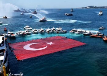 Denizcilik ve Kabotaj Bayramı'nın 100'üncü yılı İstanbul'da kutlandı Denizcilik ve Kabotaj Bayramı’nın 100’üncü yılı İstanbul’da kutlandı