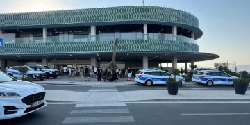 Lefkoşa’da bomba alarmı: AVM ve bina tahliye edildi