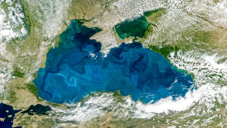 NASA, Marmara ve Karadeniz'deki renk değişimini uzaydan görüntüledi NASA, Marmara ve Karadeniz'deki renk değişimini uzaydan görüntüledi.