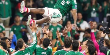 Meksika, Ekvador'u 2 golle geçerek turladı! Meksika, Ekvador’u 2 golle geçerek turladı!