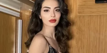 Melisa Aslı Pamuk kırmızı kombiniyle dikkatleri üzerine çekti