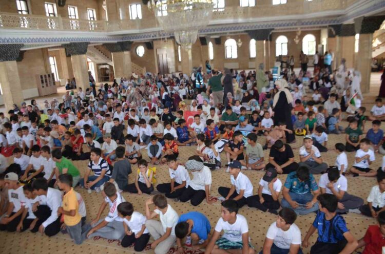 Muş Bulanık'ta Yaz Okulu Coşkusu: 600 Öğrenci Merkez Camii'nde Buluştu mus bulanikta yaz okulu coskusu 600 ogrenci merkez camiinde bulustu habermeydan