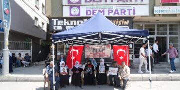 Muşlu Ailelerin Evlat Nöbeti Kararlılıkla Sürüyor!