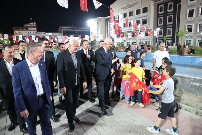 Muş'ta, 15 Temmuz demokrasi nöbetine yoğun katılım! musta 15 temmuz demokrasi nobetine yogun katilim habermeydan