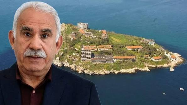 Abdullah Öcalan'dan yeni mesaj: Yasal düzenleme çağrısı Abdullah Öcalan'dan yeni mesaj... Yasal düzenleme çağrısı...