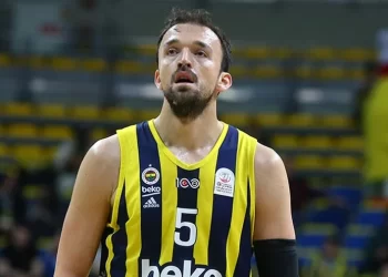 Sertaç Şanlı, Fenerbahçe'ye geri döndü! Sertaç Şanlı, Fenerbahçe’ye geri döndü!