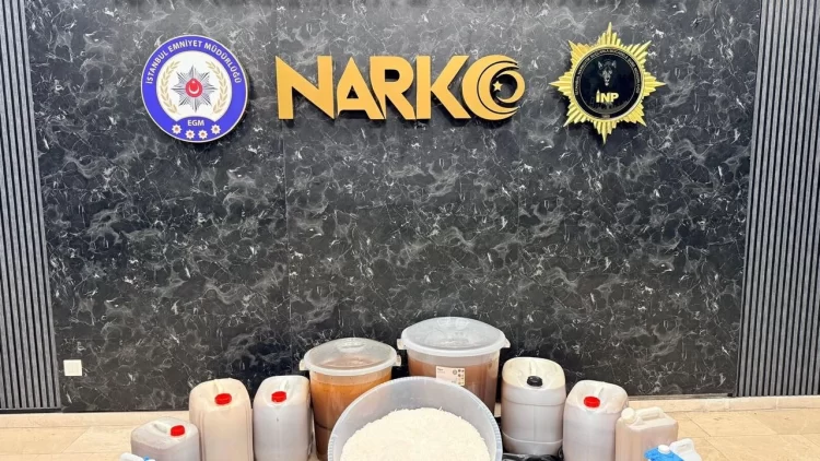 Şişli'de uyuşturucu operasyonu: 239 kilogram madde ele geçirildi Şişli'de uyuşturucu operasyonu...