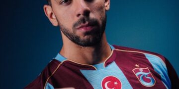 Trabzonspor, Cenk Özkaçar'ı KAP'a bildirdi! Trabzonspor, Cenk Özkaçar’ı KAP’a bildirdi!