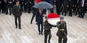 Yeni Parti'nin ilk ziyareti Anıtkabir'e oldu Yeni Parti’nin ilk ziyareti Anıtkabir’e oldu