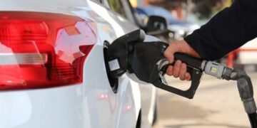 Akaryakıt fiyatlarında yeni zam beklentisi: Benzinin litre fiyatı 75 TL’yi aşabilir Akaryakıt fiyatlarında yeni zam beklentisi: Benzinin litre fiyatı 75 TL’yi aşabilir