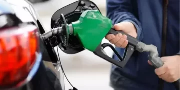 Akaryakıtta Fiyatlar Yenilendi: Motorin 80 Liraya Dayandı, Benzin 72 Lirayı Aştı Akaryakıtta Fiyatlar Yenilendi: Motorin 80 Liraya Dayandı, Benzin 72 Lirayı Aştı