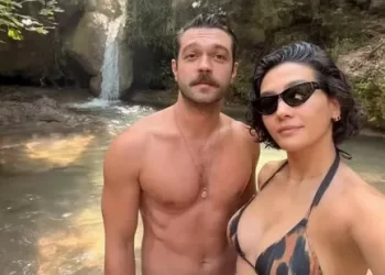 Aybüke Pusat ve Furkan Andıç’tan aşk dolu tatil pozları Aybüke Pusat ve Furkan Andıç’tan aşk dolu tatil pozları