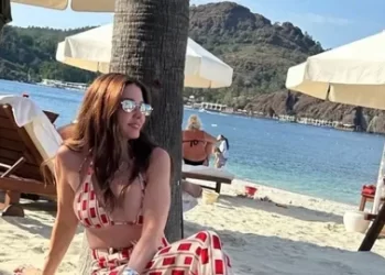 Başak Dizer ve oğlu Kurt Efe’nin eğlenceli anları Başak Dizer ve oğlu Kurt Efe’nin eğlenceli anları