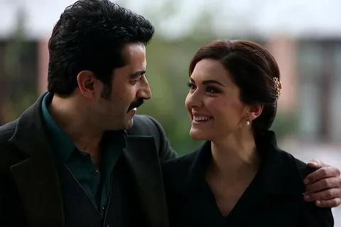 Bergüzar Korel ve Kenan İmirzalıoğlu yıllar sonra yeniden buluşuyor Berguzar Korel Kenan Imirzalioglu yillar sonra yeniden bulusuyor habermeydan