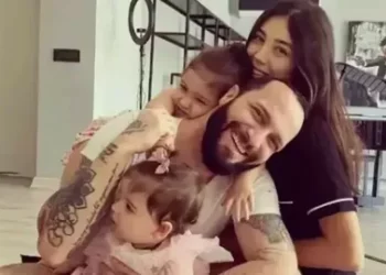 Berkay ve Özlem Ada Şahin'in üçüncü bebeği dünyaya geldi! İşte anlamıyla dikkat çeken o isim Berkay ve Özlem Ada Şahin’in üçüncü bebeği dünyaya geldi! İşte anlamıyla dikkat çeken o isim