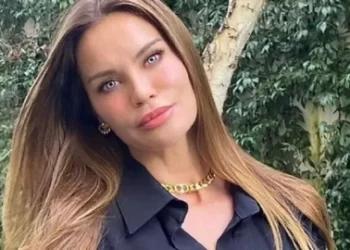 Ebru Şallı’nın Bodrum keyfi: Soluğu denizde aldı Ebru Şallı’nın Bodrum keyfi: Soluğu denizde aldı
