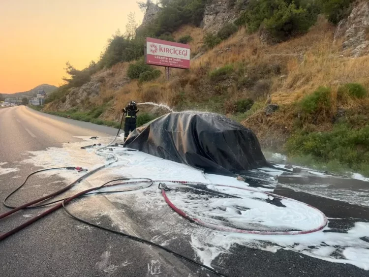 Aydın’da Elektrikli Araç Yangını: 8 Milyon Liralık Otomobil 12 Saatte Söndürüldü Elektrikli Arac Yangini habermeydan