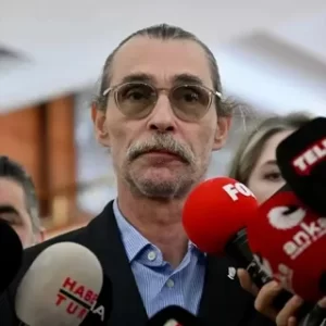 Erdal Beşikçioğlu’ndan dikkat çeken açıklama: siyasete girdiğime pişmanım Erdal Besikcioglundan dikkat ceken aciklama1 habermeydan